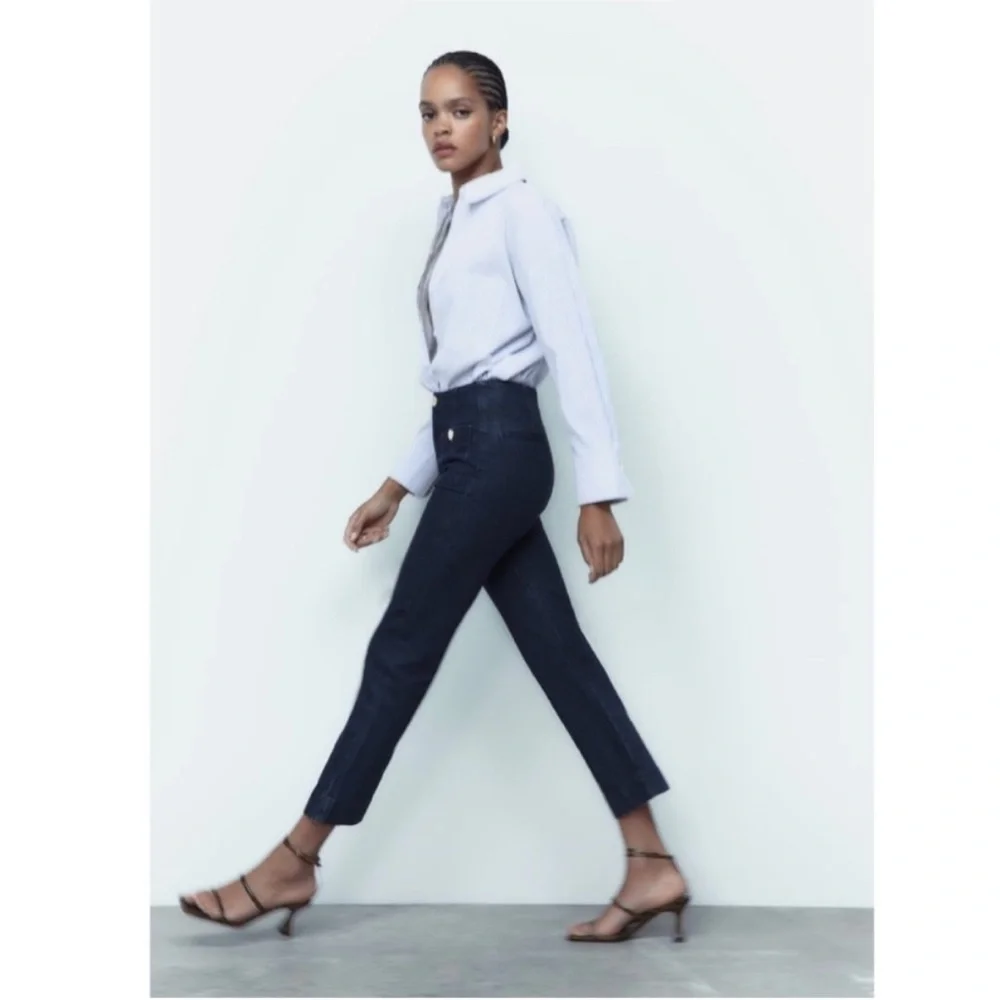 ZARA FRONT POCKET FLARED ANKLE LENGTH JEANS size 6 - Picture 4 of 12